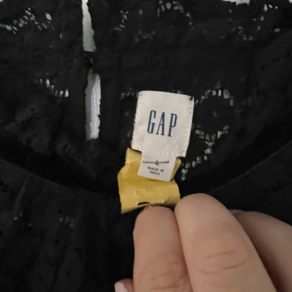 Lace Top Comes with Black Cami - Picture 2 of 4